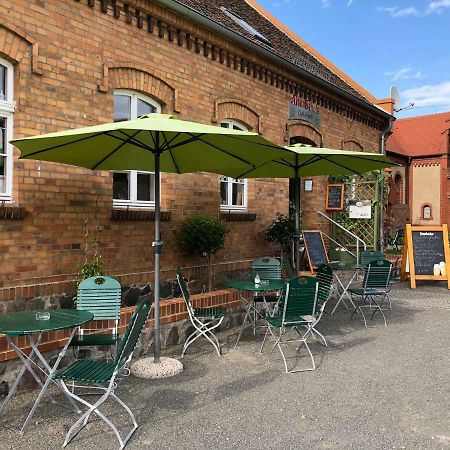 Alte Schule Cafe Und Pension Drehna 外观 照片