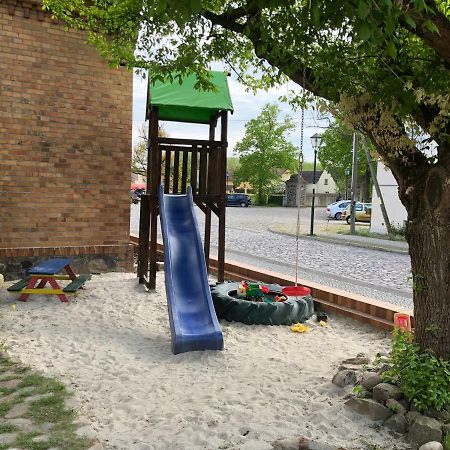 Alte Schule Cafe Und Pension Drehna 外观 照片