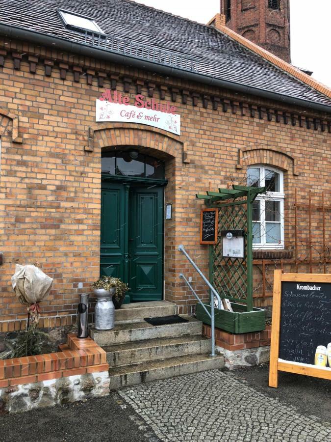 Alte Schule Cafe Und Pension Drehna 外观 照片