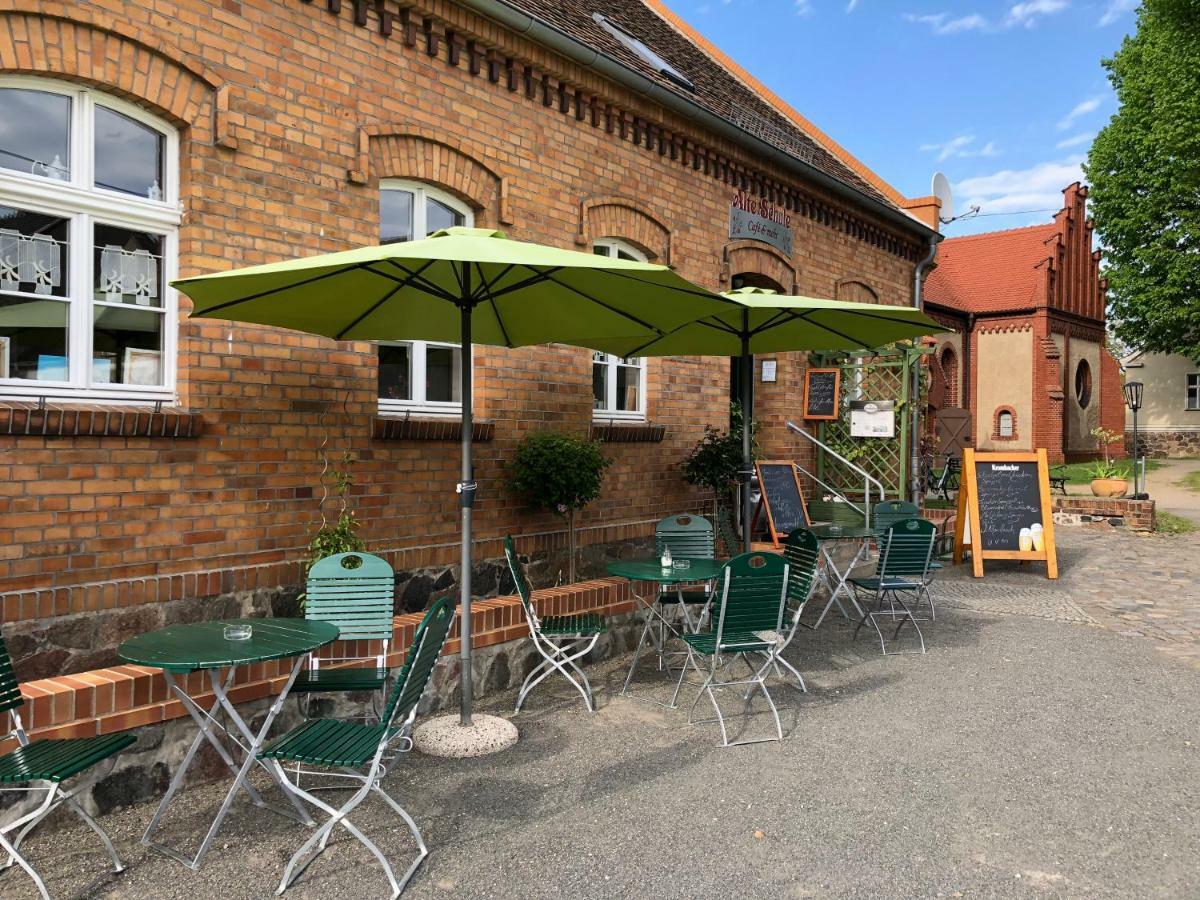 Alte Schule Cafe Und Pension Drehna 外观 照片