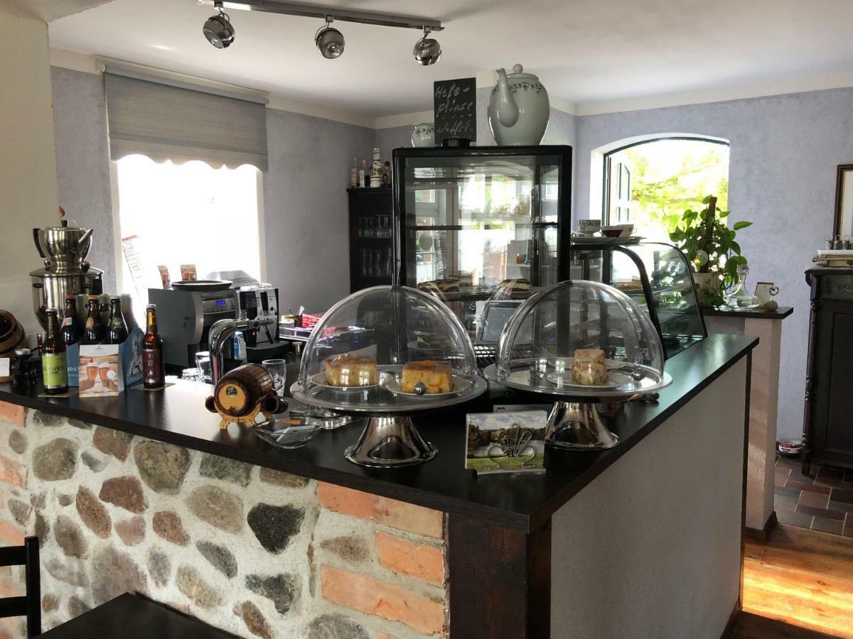 Alte Schule Cafe Und Pension Drehna 外观 照片
